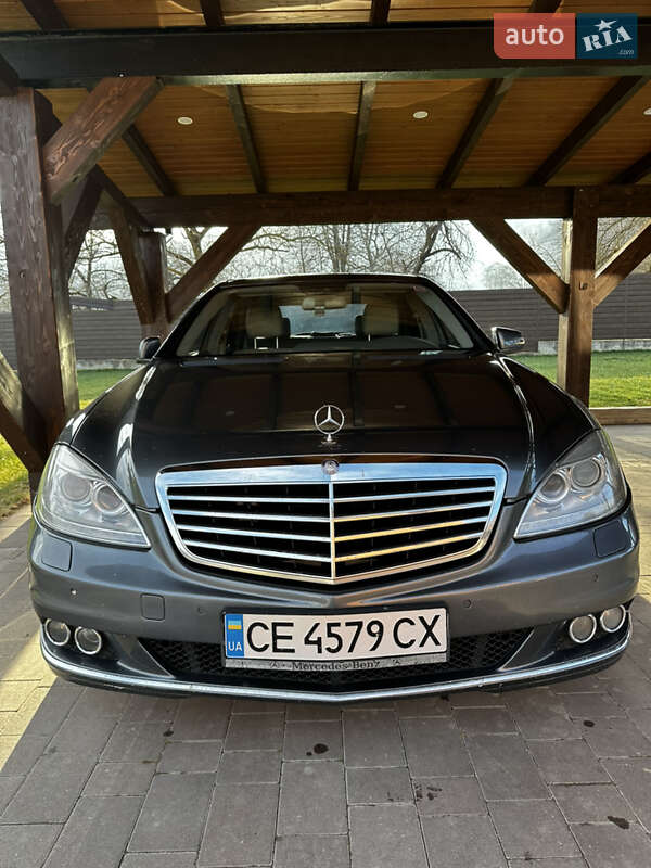 Седан Mercedes-Benz S-Class 2009 в Вижнице