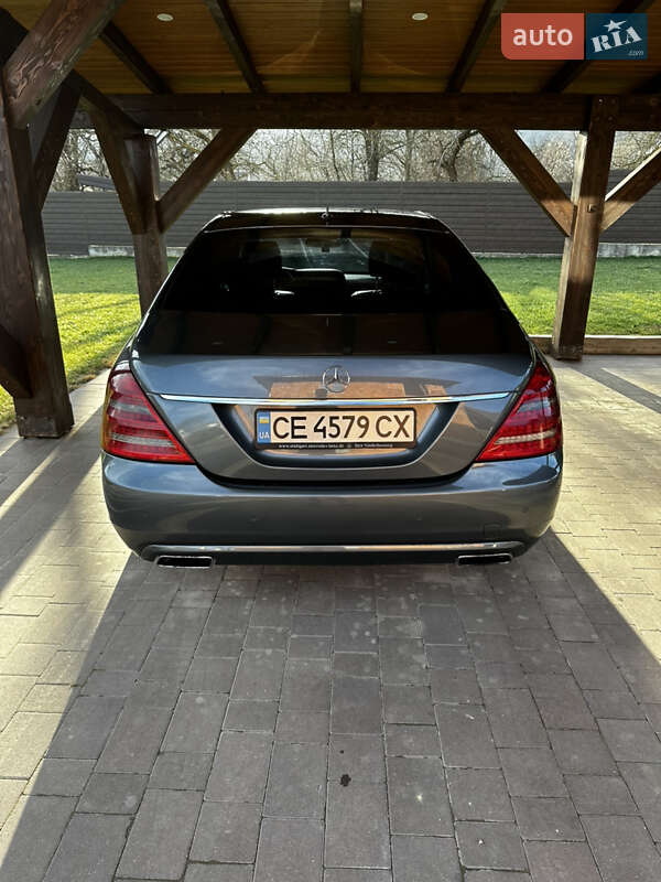 Седан Mercedes-Benz S-Class 2009 в Вижнице