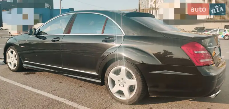 Mercedes-Benz S-Class