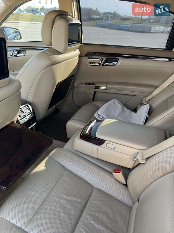 Седан Mercedes-Benz S-Class 2011 в Львові