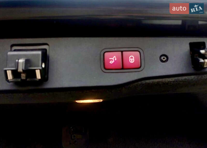 Седан Mercedes-Benz S-Class 2004 в Одессе