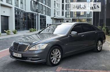 Седан Mercedes-Benz S-Class 2010 в Львові