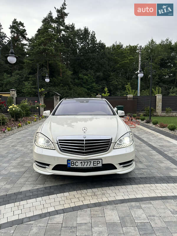 Седан Mercedes-Benz S-Class 2013 в Львові
