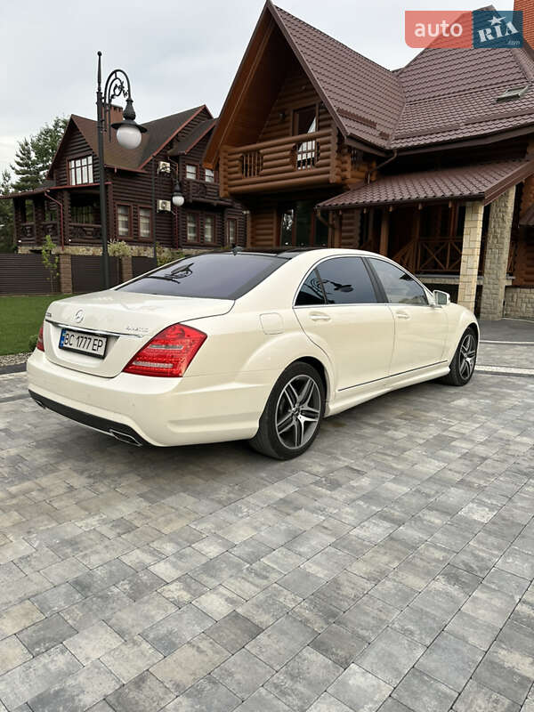 Седан Mercedes-Benz S-Class 2013 в Львові