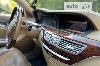 Седан Mercedes-Benz S-Class 2006 в 
