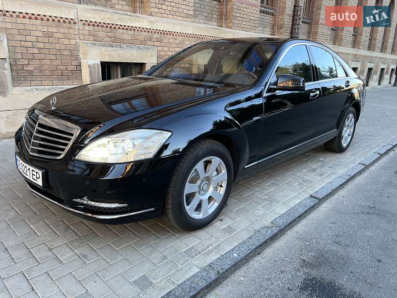 Седан Mercedes-Benz S-Class 2010 в Чернівцях
