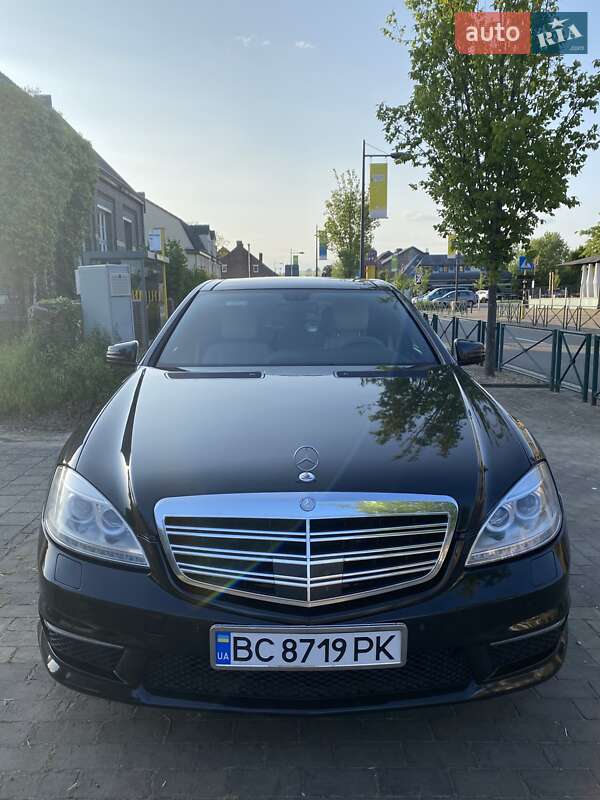 Седан Mercedes-Benz S-Class 2006 в Измаиле