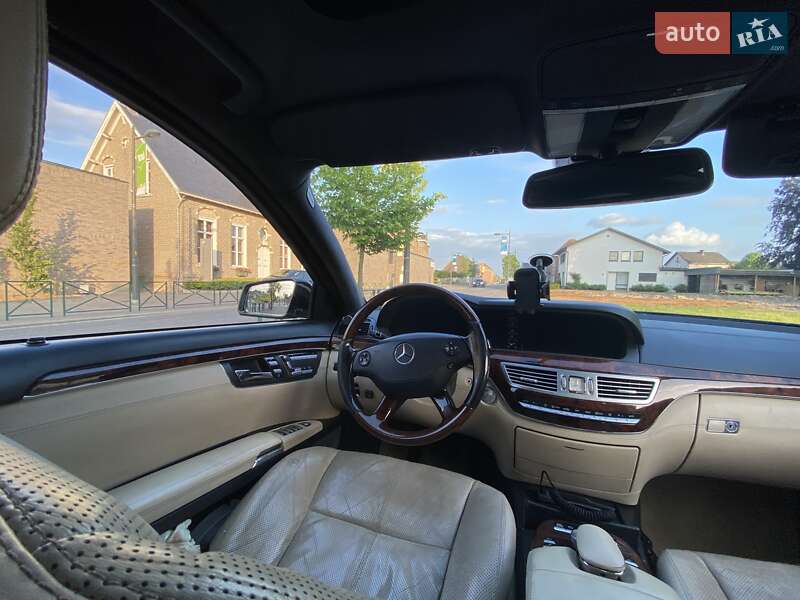 Седан Mercedes-Benz S-Class 2006 в Измаиле