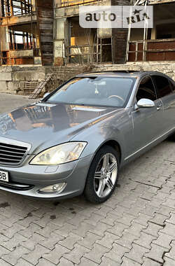 Седан Mercedes-Benz S-Class 2006 в Чернівцях