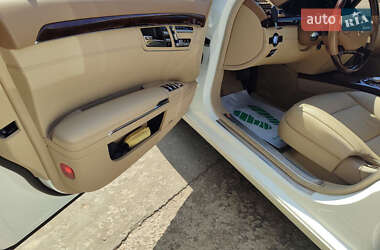 Седан Mercedes-Benz S-Class 2012 в 