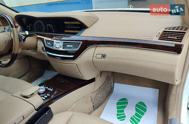 Седан Mercedes-Benz S-Class 2012 в 