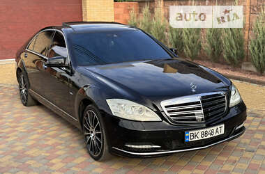 Седан Mercedes-Benz S-Class 2012 в Рівному