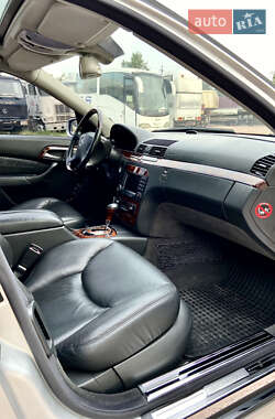 Седан Mercedes-Benz S-Class 2005 в 