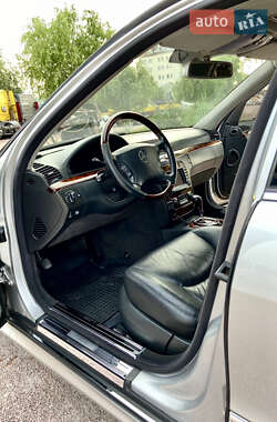 Седан Mercedes-Benz S-Class 2005 в 