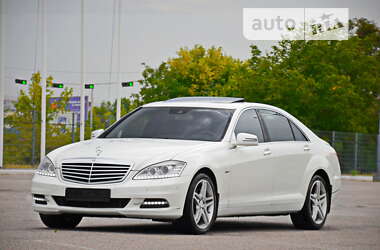 Седан Mercedes-Benz S-Class 2011 в Дніпрі