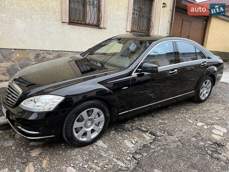 Седан Mercedes-Benz S-Class 2010 в Чернівцях