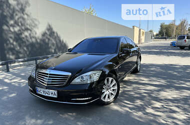 Седан Mercedes-Benz S-Class 2012 в Виннице