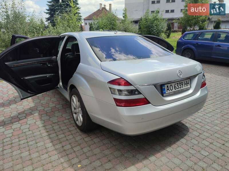 Седан Mercedes-Benz S-Class 2008 в Тячеве