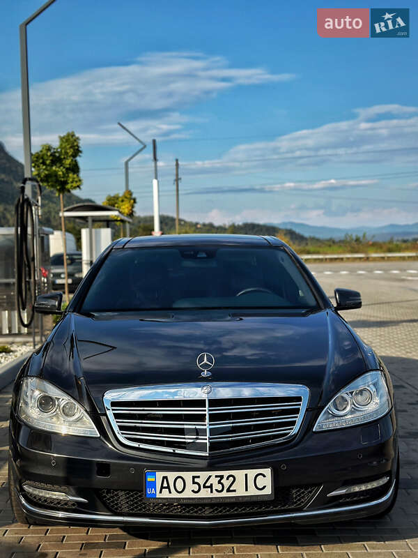 Седан Mercedes-Benz S-Class 2012 в Хусте