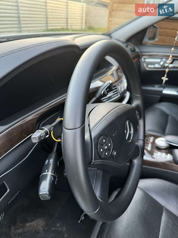 Седан Mercedes-Benz S-Class 2010 в Львові