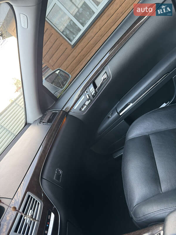 Седан Mercedes-Benz S-Class 2010 в Львові
