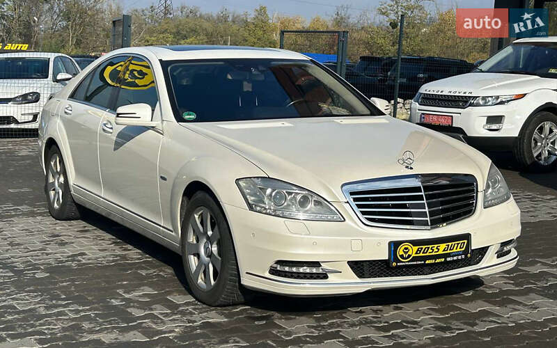 Mercedes-Benz S-Class 2011