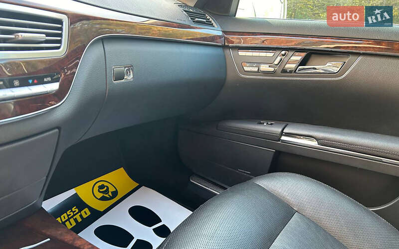Седан Mercedes-Benz S-Class 2011 в Чернівцях