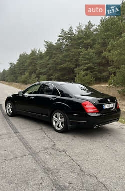 Седан Mercedes-Benz S-Class 2011 в Кременчуці