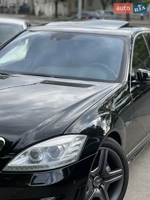 Mercedes-Benz S-Class