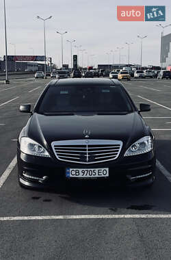 Седан Mercedes-Benz S-Class 2010 в Львові