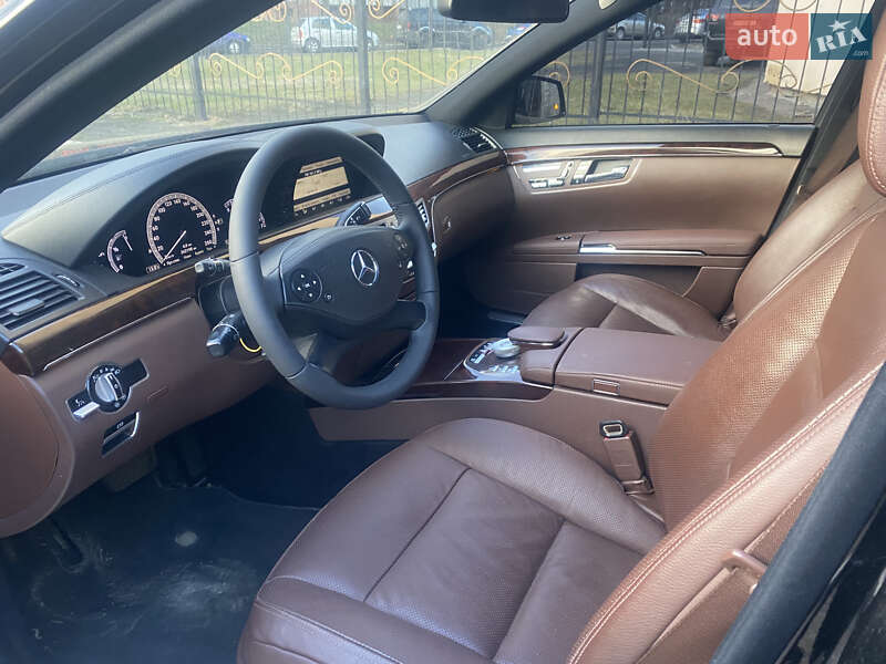 Седан Mercedes-Benz S-Class 2010 в Львове