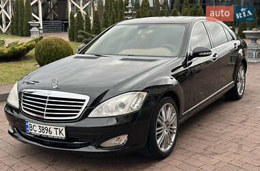 Седан Mercedes-Benz S-Class 2006 в Стрию