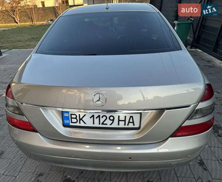 Седан Mercedes-Benz S-Class 2006 в Сарнах