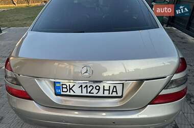 Седан Mercedes-Benz S-Class 2006 в 