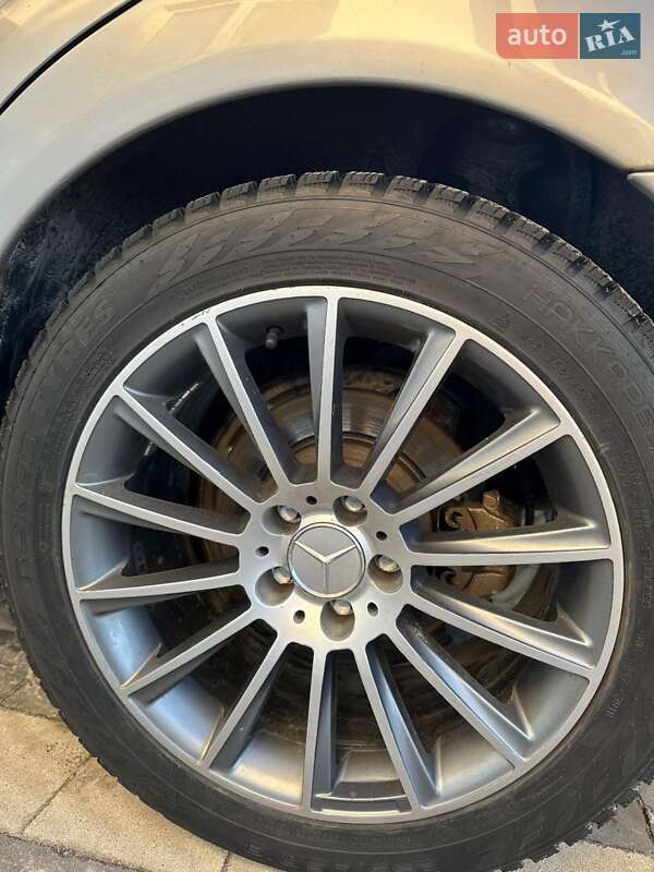 Седан Mercedes-Benz S-Class 2006 в Сарнах