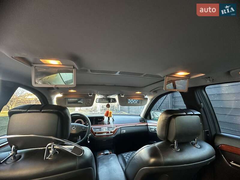 Седан Mercedes-Benz S-Class 2006 в Сарнах