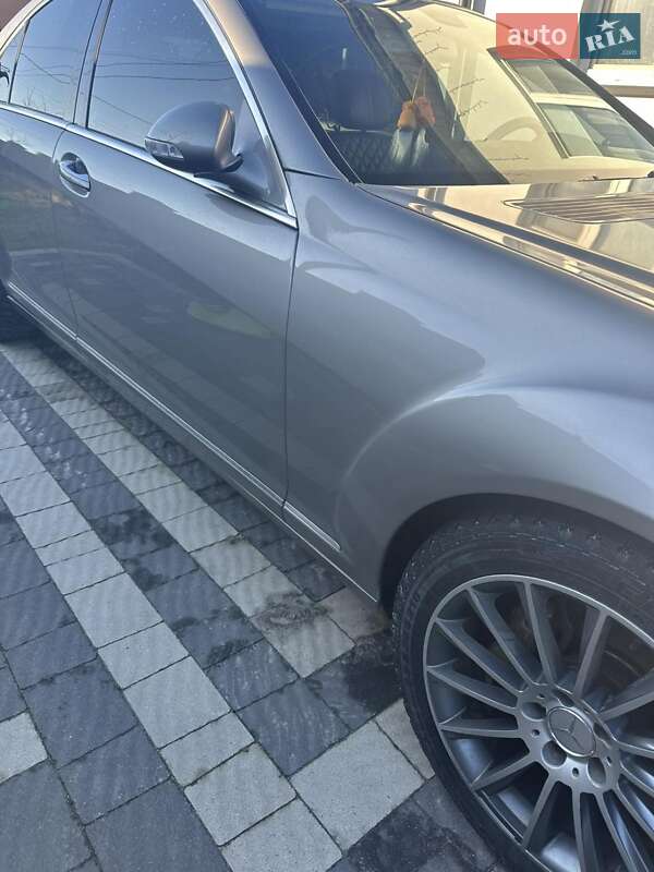 Седан Mercedes-Benz S-Class 2006 в Сарнах