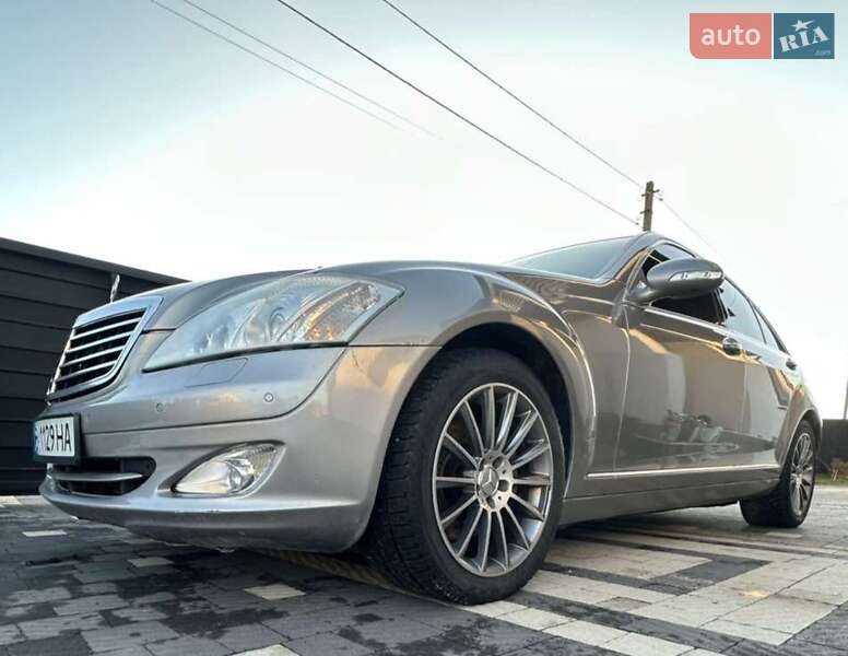Седан Mercedes-Benz S-Class 2006 в Сарнах