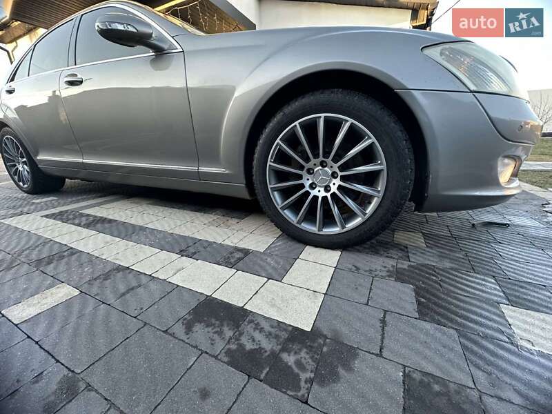 Седан Mercedes-Benz S-Class 2006 в Сарнах