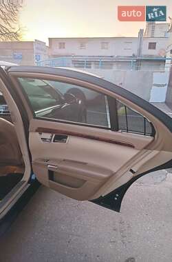 Седан Mercedes-Benz S-Class 2005 в 