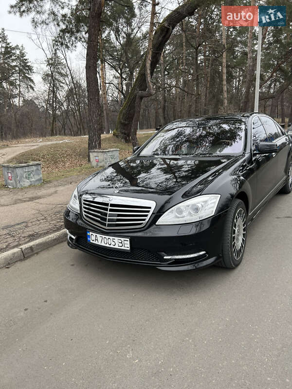 Mercedes-Benz S-Class 2012