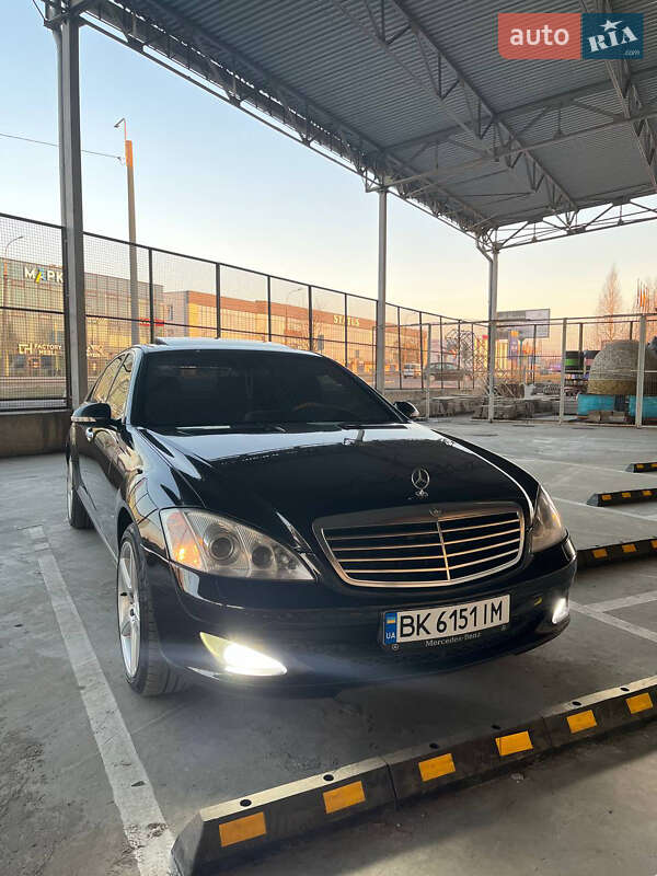 Седан Mercedes-Benz S-Class 2008 в 