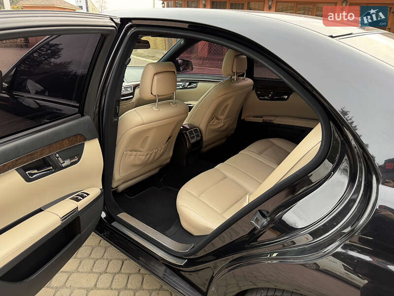 Седан Mercedes-Benz S-Class 2011 в Мукачево
