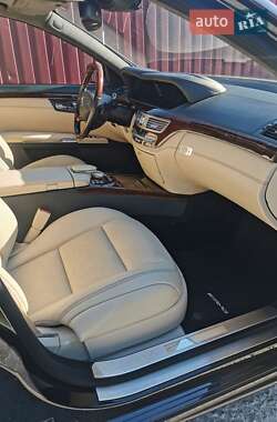 Седан Mercedes-Benz S-Class 2012 в 