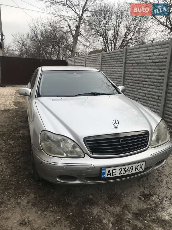 Mercedes-Benz S-Class 1999