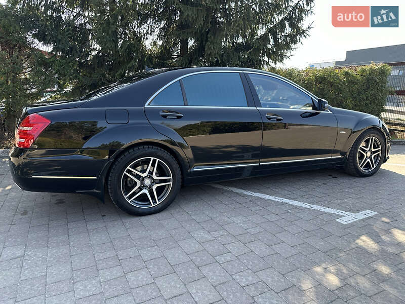 Седан Mercedes-Benz S-Class 2009 в Львове