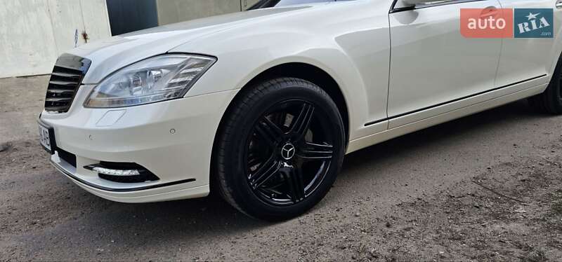 Mercedes-Benz S-Class 2010