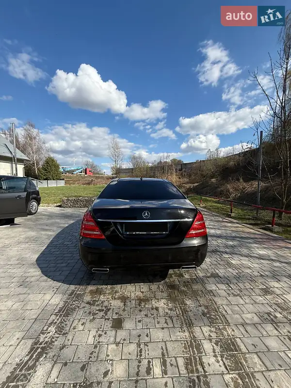 Mercedes-Benz S-Class 2012