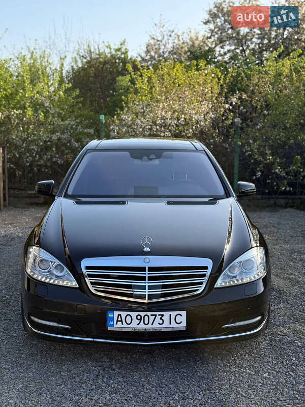 Седан Mercedes-Benz S-Class 2010 в 