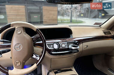 Седан Mercedes-Benz S-Class 2006 в 